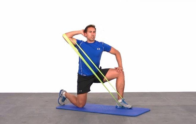 exercício rotacional para a postura