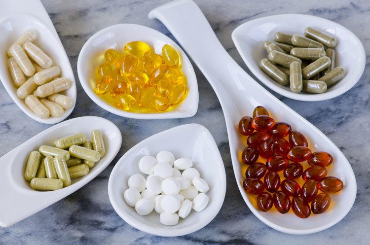 suplementos em cápsulas_saúde