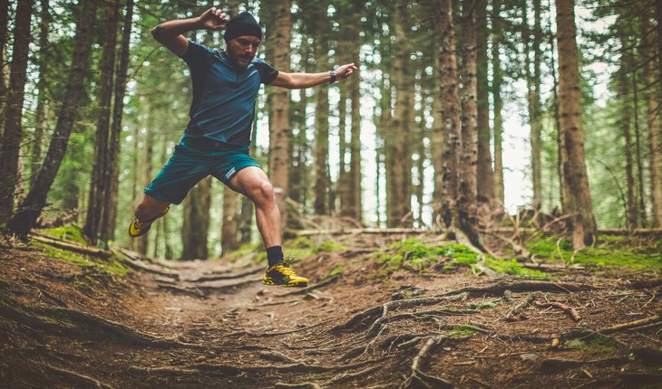 Pessoa correndo em Trail run