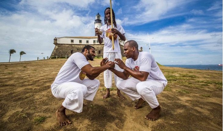 Capoeira movimento AU Red Bull Paranauê