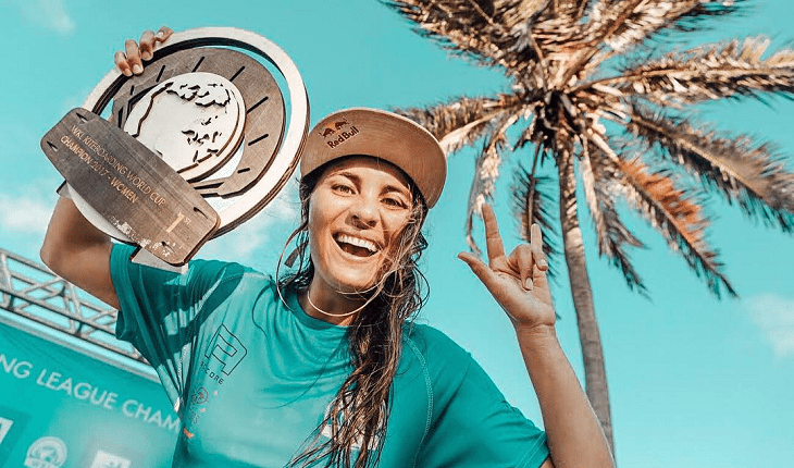 Bruna Kajiya, brasileira tricampeã mundial de kitesurf