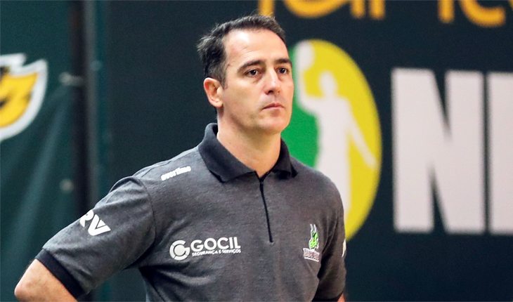fundamentos do basquete: Demétrius Ferracciú