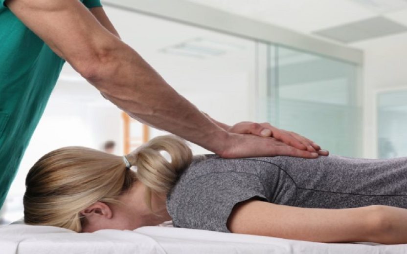 Osteopatia: tratamento manual e natural evita dor no treino