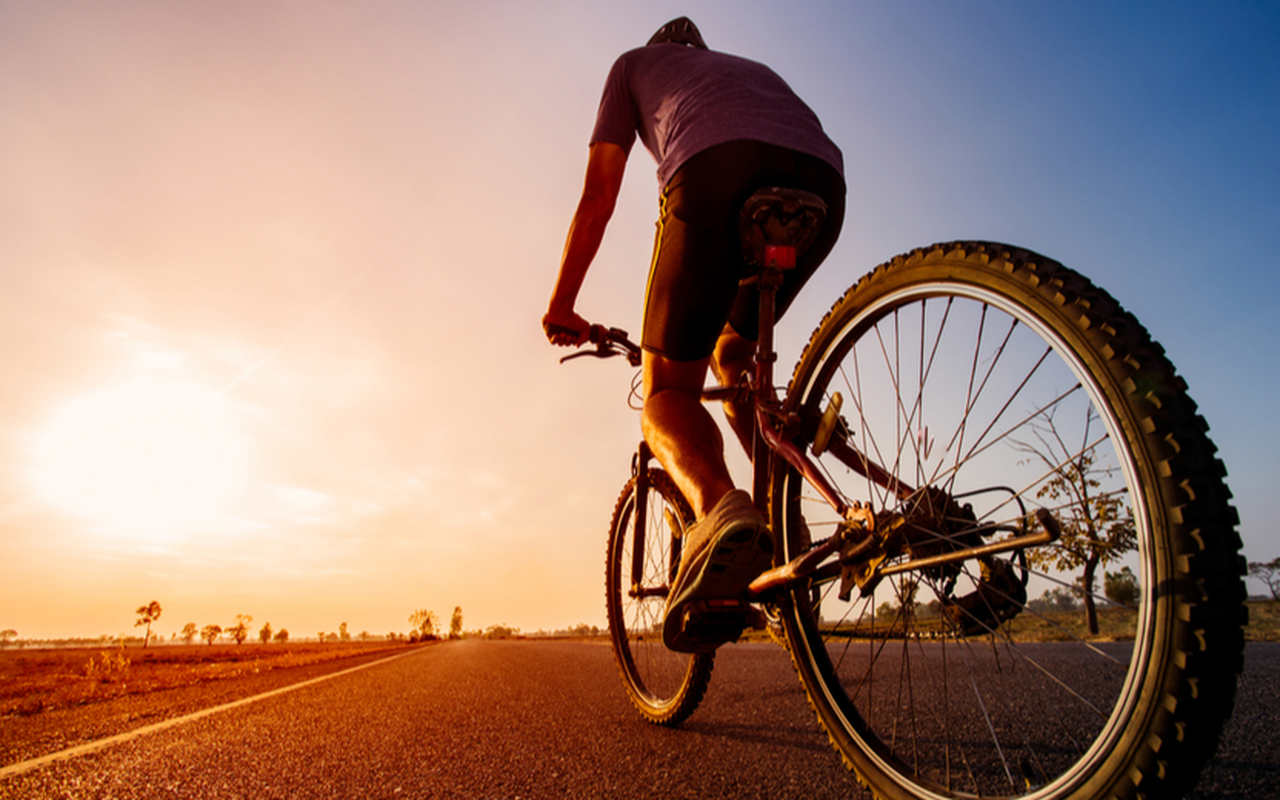 Como nadar perfeitamente costas melhorando a posição do corpo na