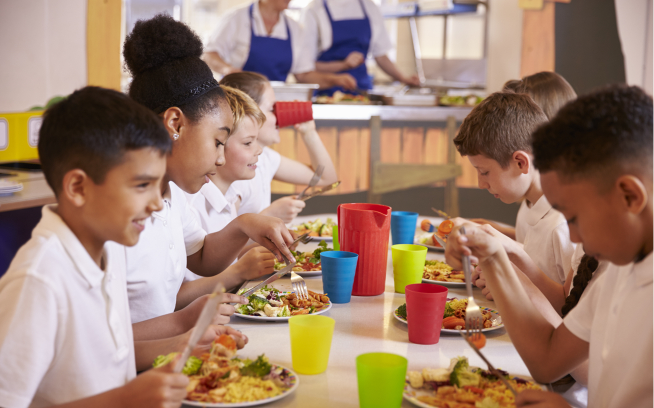 Cantinas das escolas influenciam hábitos alimentares das crianças