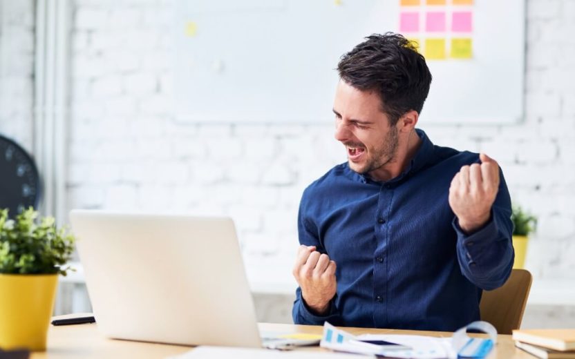 Como a prática de esportes pode melhorar sua performance no trabalho