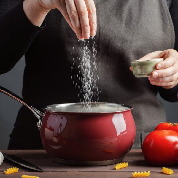 Sal é inimigo da alimentação saudável? Nutricionista explica