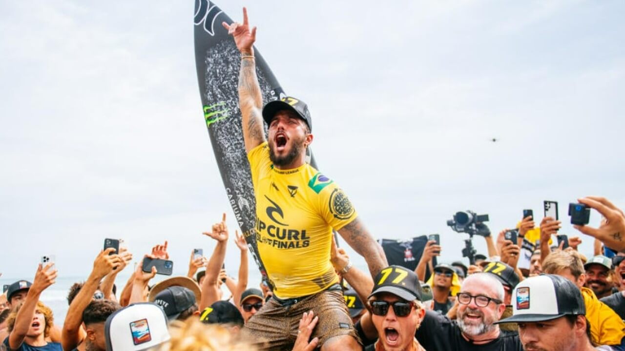 Filipe Toledo é campeão da etapa de El Salvador do Mundial de Surfe –  Prefeitura Municipal de Ubatuba