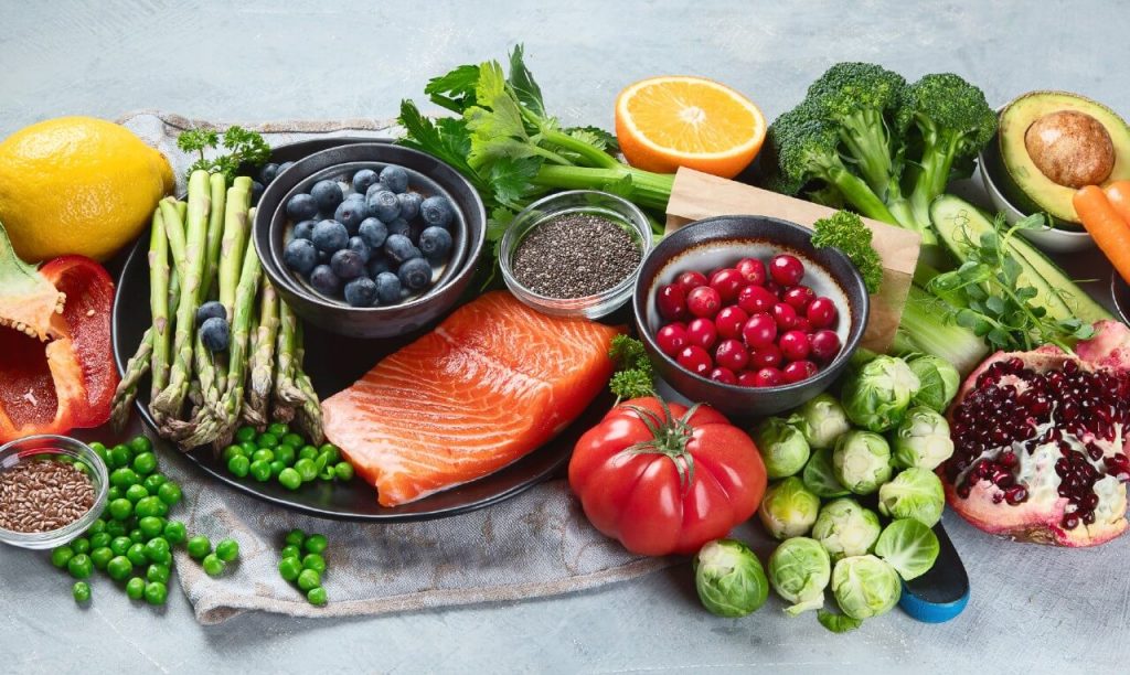 Nutricionista esclarece 4 mitos sobre alimentação saudável