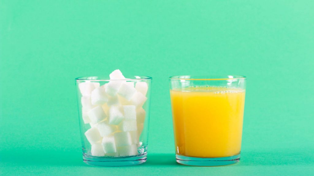 Suco com açúcar faz mal à saúde?