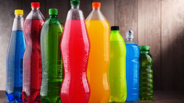 Bebidas adoçadas com açúcar na epidemia global de obesidade e doenças crônicas