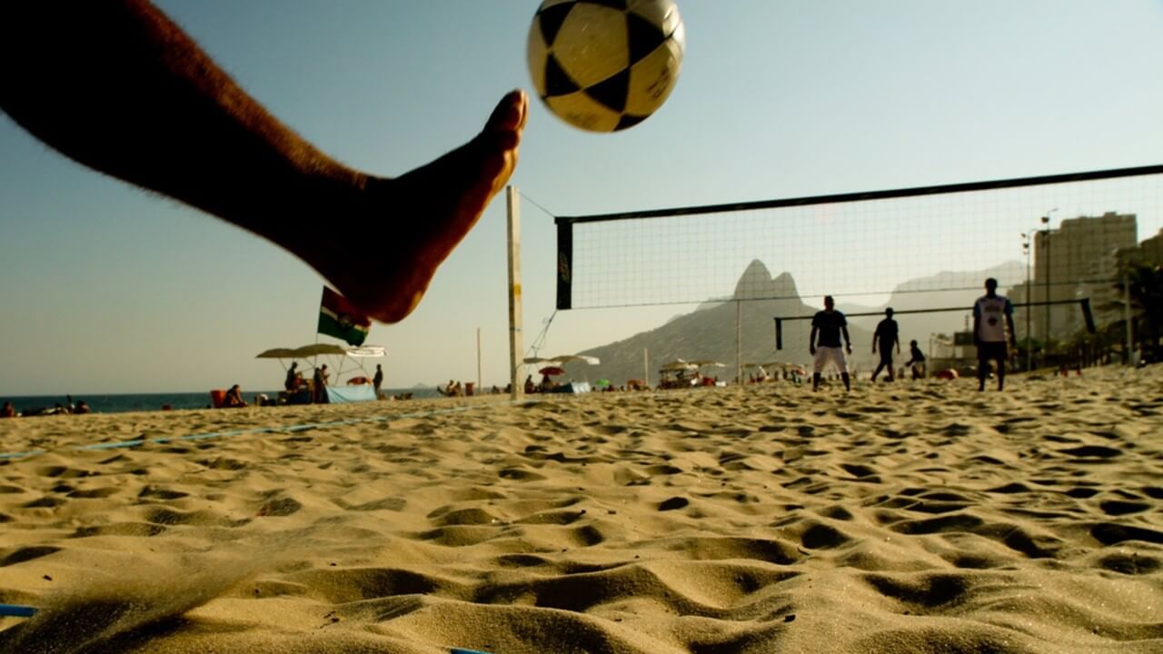 Jogue Futevolei nas Praias Brasileiras: Descubra o Melhor Local