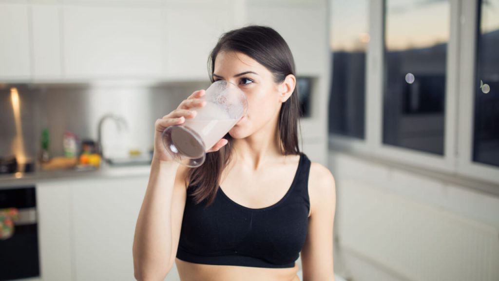 Whey protein para ganho de massa muscular feminina