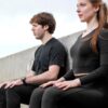 Veja 3 exercícios para praticar pilates na parede