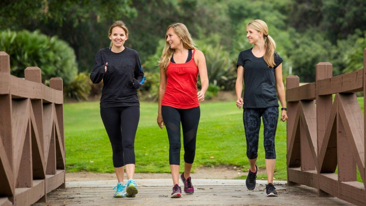 Exaustão pós-feriado? Pratique a caminhada leve e desperte seu metabolismo