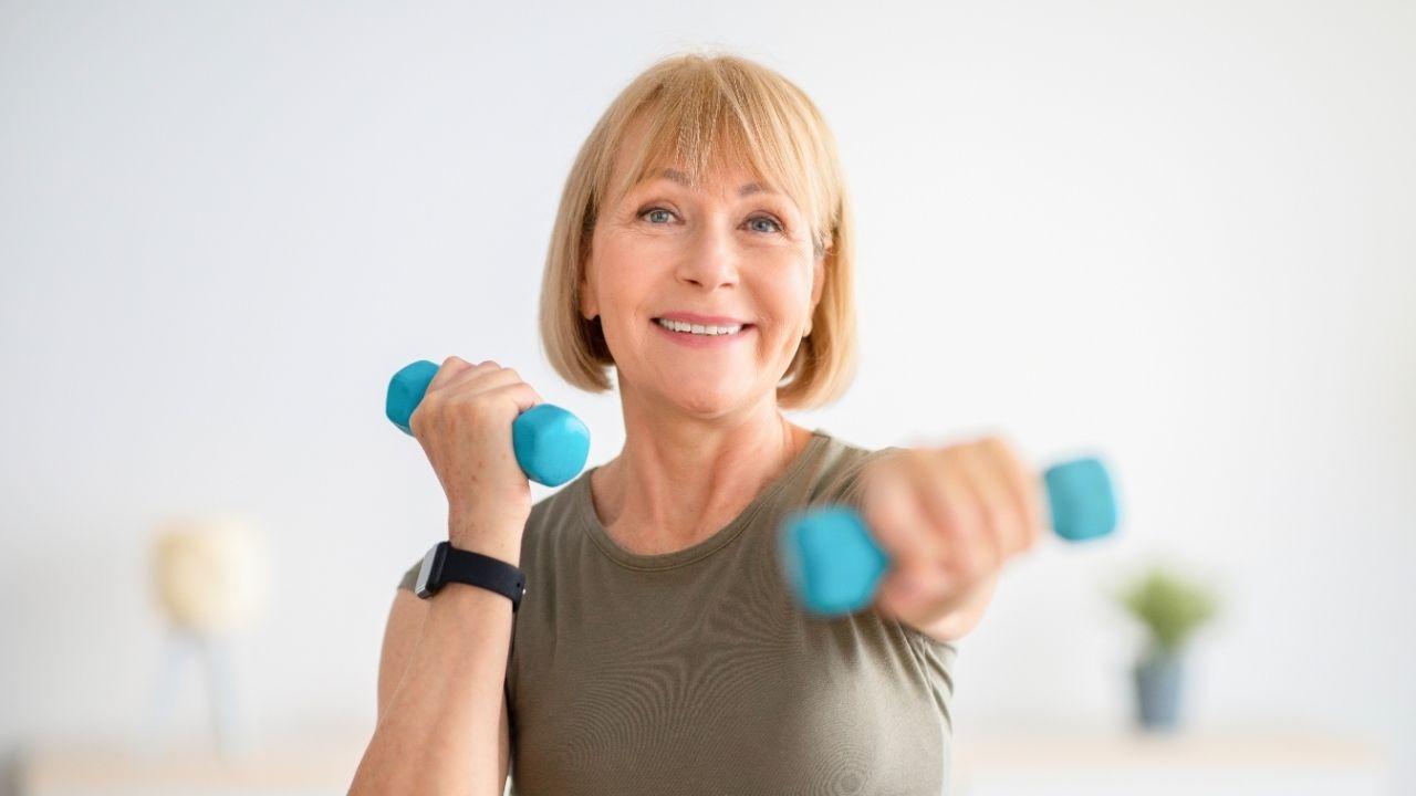 Sabia? Esse é o exercício ideal para mulheres acima dos 50