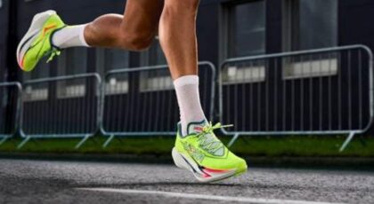 HOKA Cielo X 3.0 aposta em placa de carbono e leveza para performance