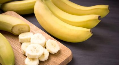 Banana ajuda a prevenir cãibras e melhorar o desempenho no treino
