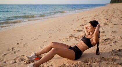 Confira exercícios para fazer na praia durante o feriado