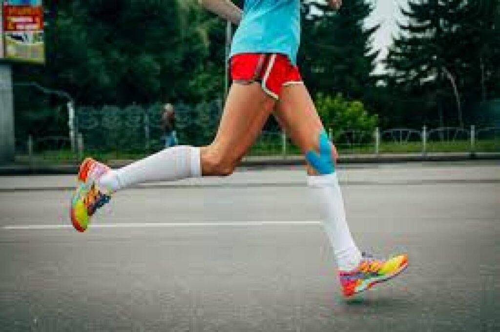 Meia de compressão pode ajudar na recuperação e no conforto durante o treino