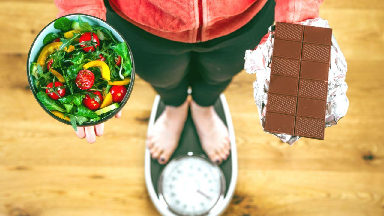 Mulher que quer emagrecer sem dieta