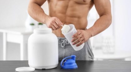 A quantidade ideal de whey protein depende do treino, peso corporal e ingestão de proteínas ao longo do dia