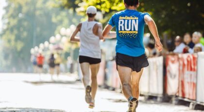 Caminhada inclinada ou corrida: qual treino vale mais a pena?