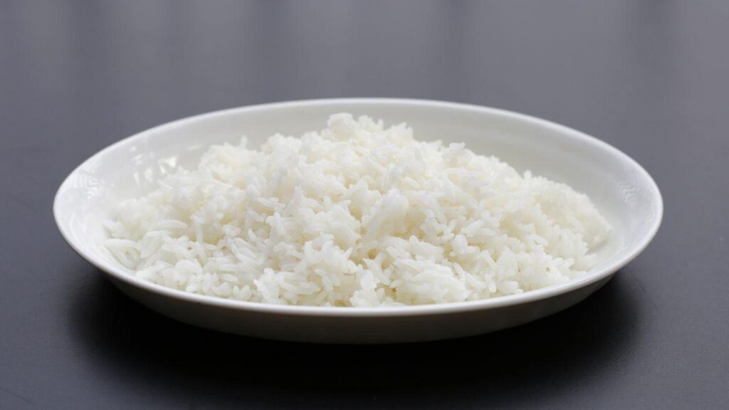 Imagem de um prato de arroz branco