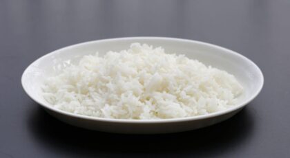 Imagem de um prato de arroz branco