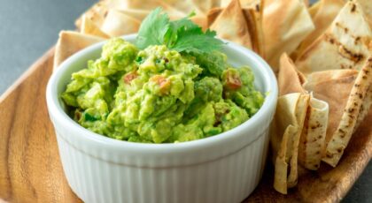 guacamole com chips