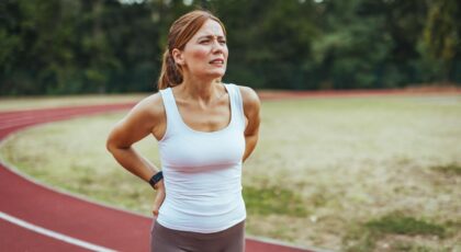 mulher cansada na corrida