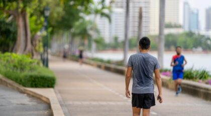 O que são Awe Walks? Conheça a caminhada que reduz o estresse diário