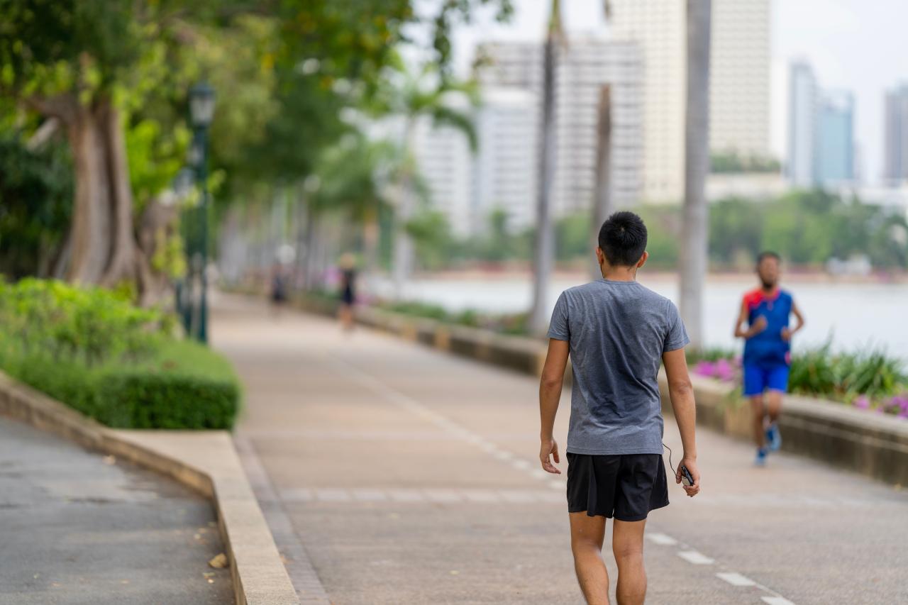 O que são Awe Walks? Conheça a caminhada que reduz o estresse diário