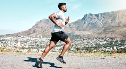 O VO2 máximo mede a capacidade do corpo de usar oxigênio durante exercícios intensos.
