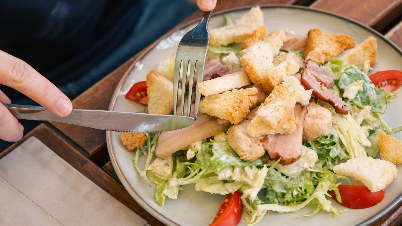 Prato com fontes de proteína e fibras