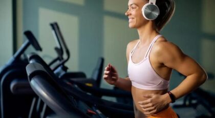 A redução da gordura abdominal depende de um conjunto de hábitos, e não apenas dos exercícios para a barriga