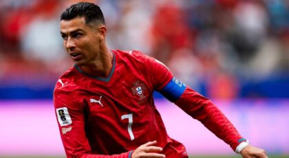 Imagem de Cristiano Ronaldo em campo correndo