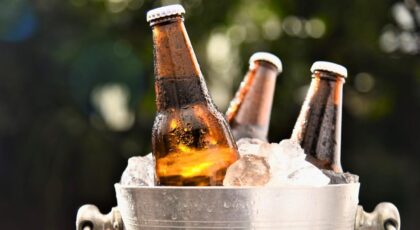 Cerveja sem álcool engorda? Veja o que a ciência realmente diz