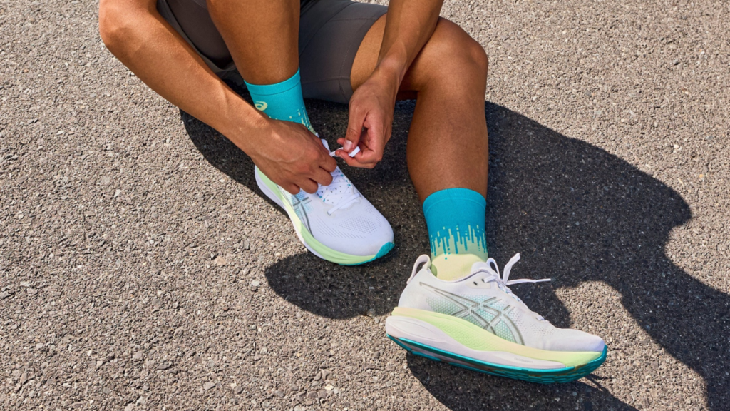 Novo GEL-KAYANO 33 aposta em tecnologia inédita para oferecer mais estabilidade, conforto e suavidade durante a corrida