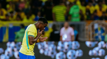 O desgaste físico de uma partida de futebol pode fazer um jogador gastar cerca de 1.500 calorias em apenas 90 minutos