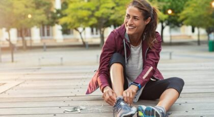 O HIIT alterna momentos de alta intensidade com períodos curtos de recuperação e pode beneficiar a saúde cardiovascular
