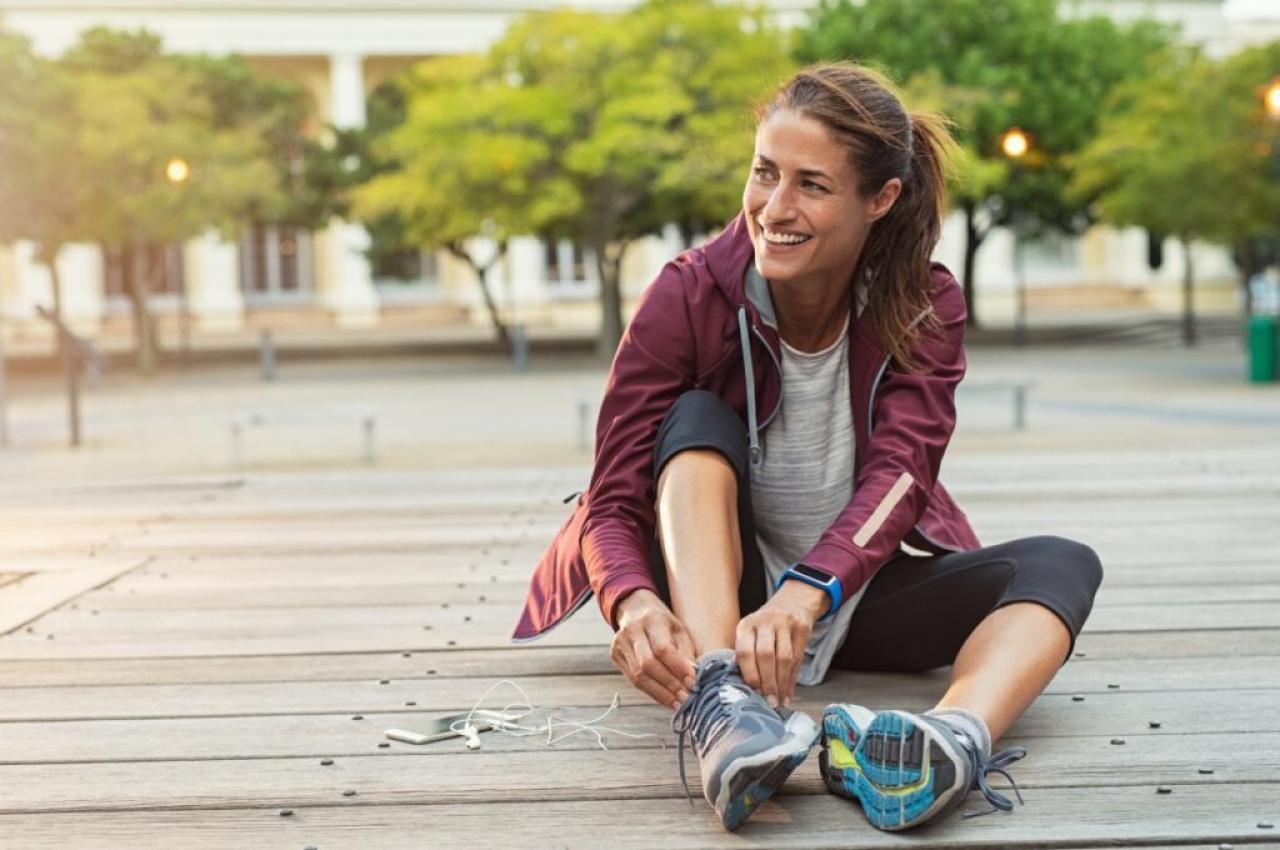 O HIIT alterna momentos de alta intensidade com períodos curtos de recuperação e pode beneficiar a saúde cardiovascular