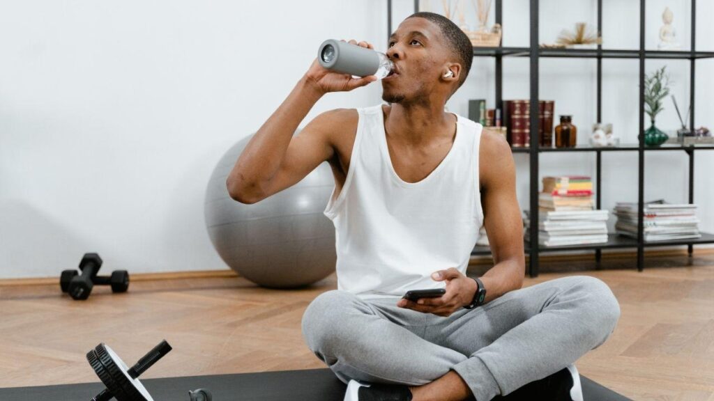 Mais energia no treino: 3 bebidas além do café que funcionam