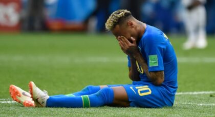 Por que jogadores de futebol se lesionam tanto? Especialista responde