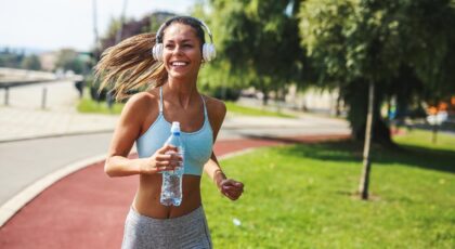 Calor e corrida: cardiologista explica riscos e como ajustar o treino