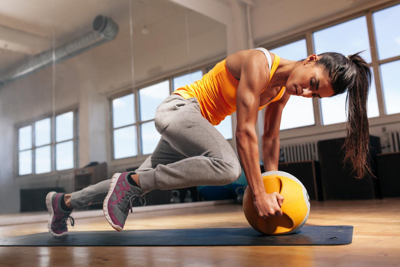 O kettlebell é um aliado dos corredores para desenvolver força, potência e estabilidade