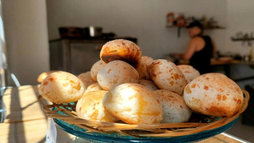 Pão de queijo como pré-treino: entenda quando ele funciona para você