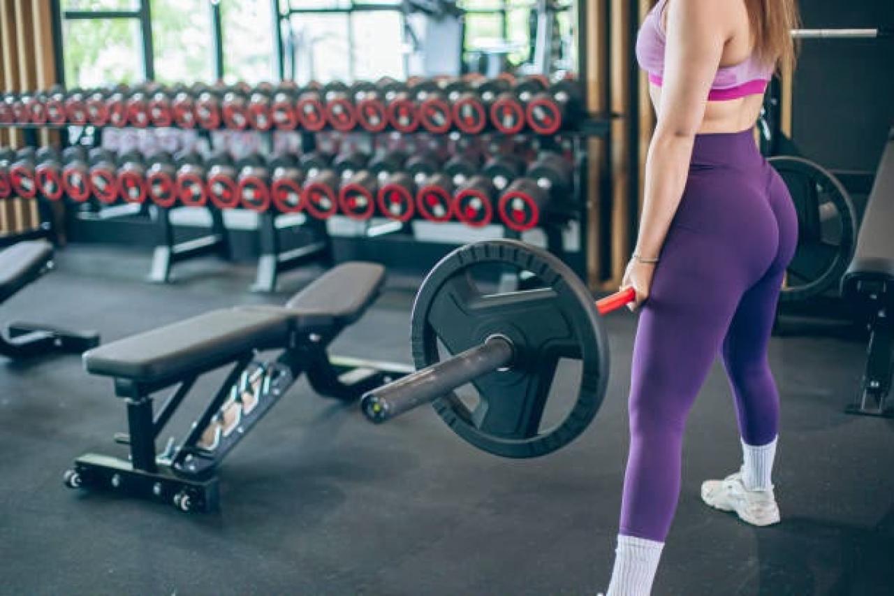 O treino pode desenvolver a musculatura, mas não muda todas as características dos glúteos