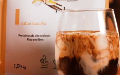 Sobremesa italiana ganha uma versão com gelato proteico de baunilha e café expresso